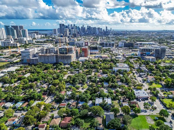 145 NW 33rd St, Miami FL 33127