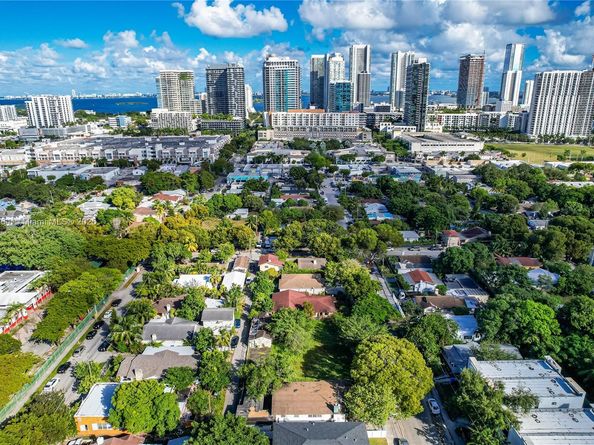 145 NW 33rd St, Miami FL 33127