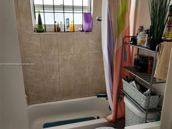 1243 NW 61st St, Miami FL 33142
