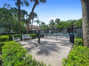 530 S Park Rd 1811, Hollywood FL 33021