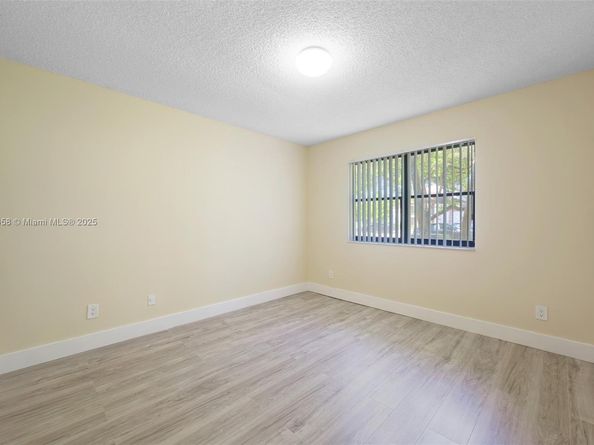 530 S Park Rd 1811, Hollywood FL 33021
