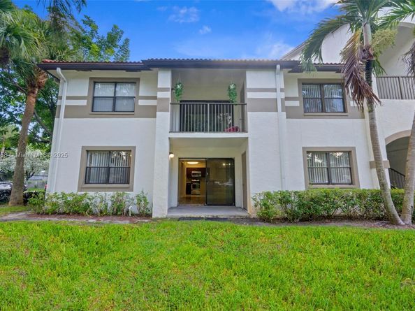 530 S Park Rd 1811, Hollywood FL 33021
