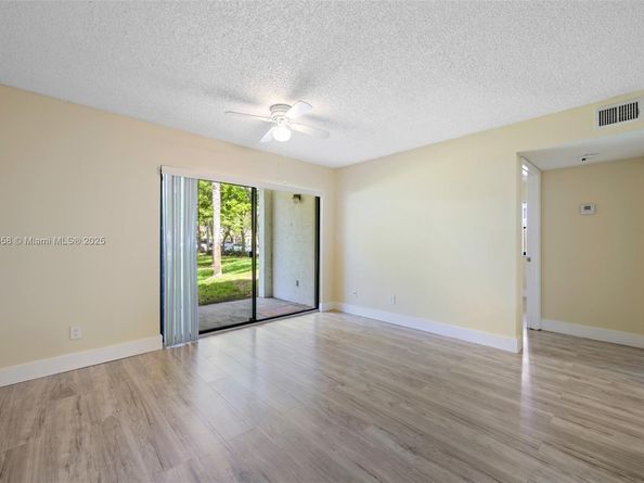 530 S Park Rd 1811, Hollywood FL 33021