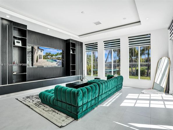 7944 NW 111th Way, Parkland FL 33076