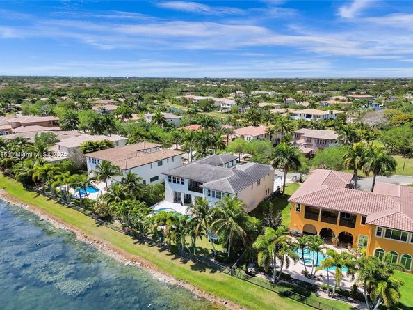 7944 NW 111th Way, Parkland FL 33076