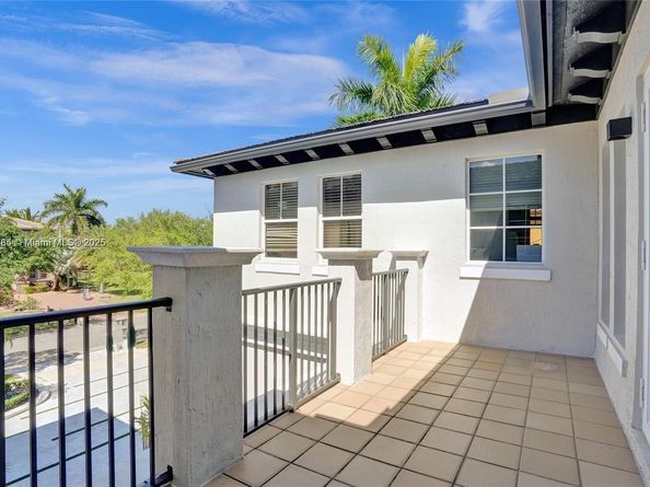 7944 NW 111th Way, Parkland FL 33076