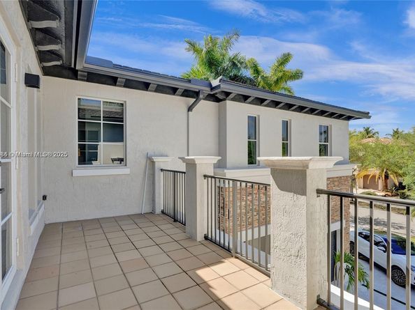 7944 NW 111th Way, Parkland FL 33076