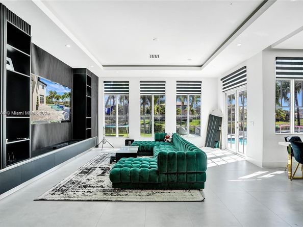 7944 NW 111th Way, Parkland FL 33076