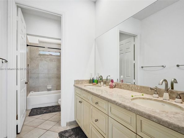 7944 NW 111th Way, Parkland FL 33076