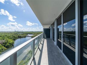 16385 Biscayne Blvd 1120, North Miami Beach FL 33160