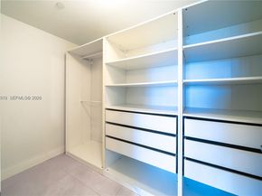 16385 Biscayne Blvd 1120, North Miami Beach FL 33160