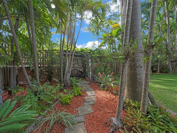 2665 SW 17th Ave, Miami FL 33133