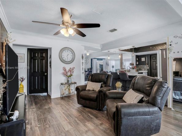 2239 NW 65th Ave, Margate FL 33063