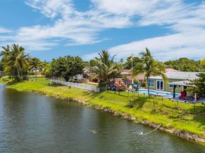 2239 NW 65th Ave, Margate FL 33063