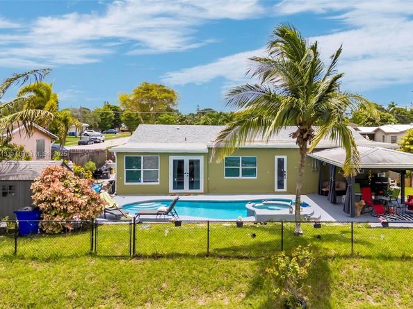 2239 NW 65th Ave, Margate FL 33063