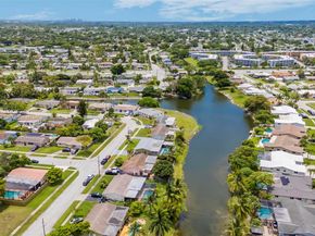 2239 NW 65th Ave, Margate FL 33063
