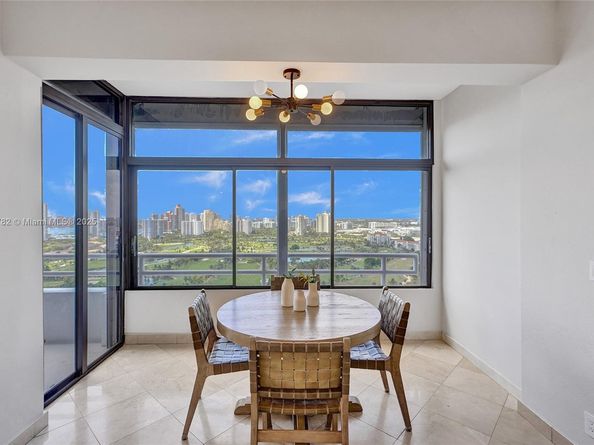 20355 NE 34th Ct 2725, Aventura FL 33180