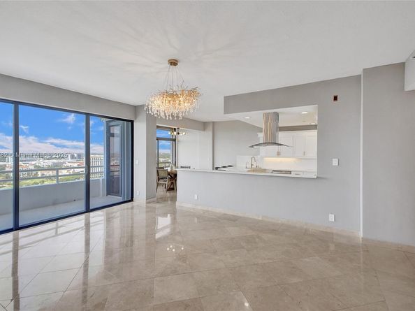 20355 NE 34th Ct 2725, Aventura FL 33180