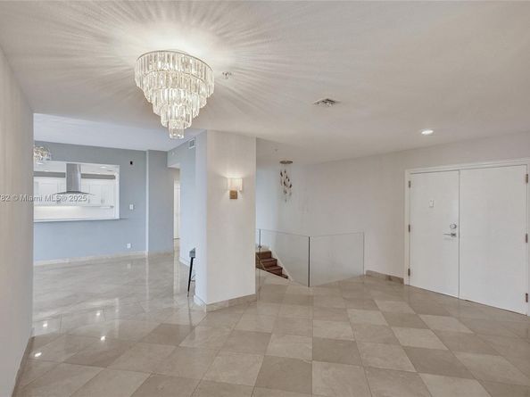 20355 NE 34th Ct 2725, Aventura FL 33180