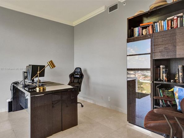 20355 NE 34th Ct 2725, Aventura FL 33180