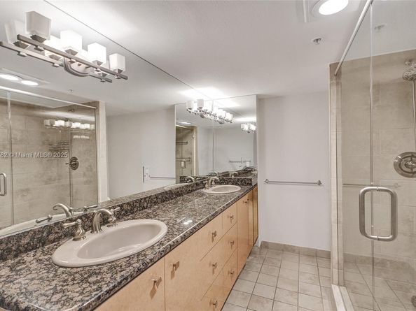 20355 NE 34th Ct 2725, Aventura FL 33180