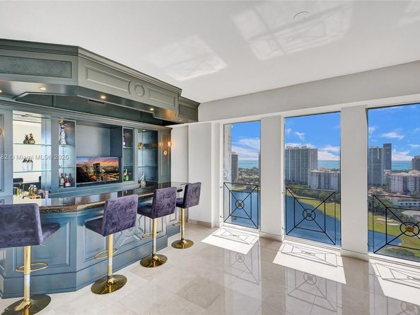 20355 NE 34th Ct 2725, Aventura FL 33180