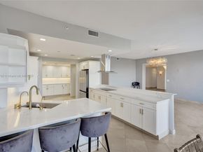 20355 NE 34th Ct 2725, Aventura FL 33180