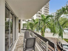 3600 Mystic Pointe Dr 311, Aventura FL 33180