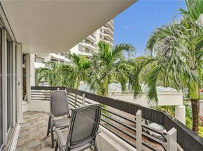 3600 Mystic Pointe Dr 311, Aventura FL 33180