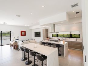 Undisclosed Address #A11918418, Weston FL 33326