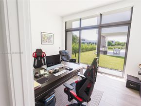 Undisclosed Address #A11918418, Weston FL 33326