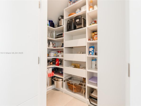 Undisclosed Address #A11918418, Weston FL 33326