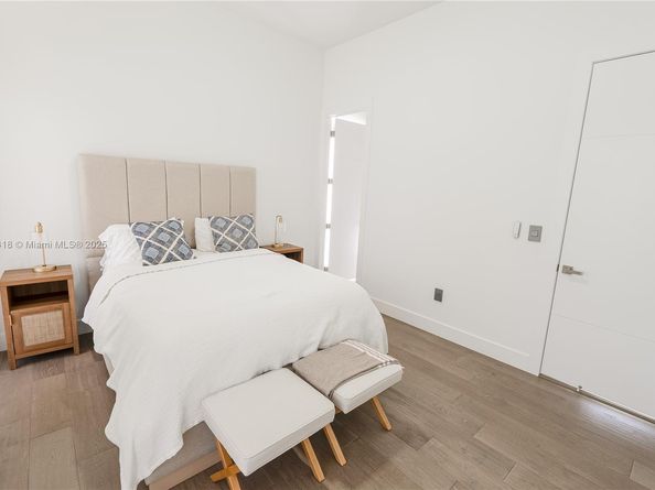 Undisclosed Address #A11918418, Weston FL 33326