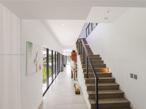 Undisclosed Address #A11918418, Weston FL 33326