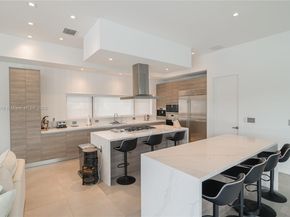 Undisclosed Address #A11918418, Weston FL 33326