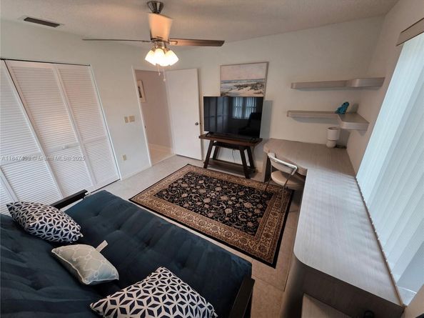 6220 Kings Gate Cir, Delray Beach FL 33484