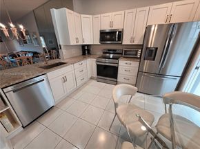 6220 Kings Gate Cir, Delray Beach FL 33484