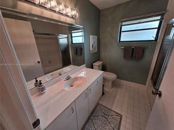 6220 Kings Gate Cir, Delray Beach FL 33484