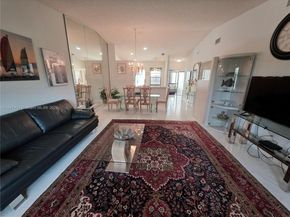 6220 Kings Gate Cir, Delray Beach FL 33484