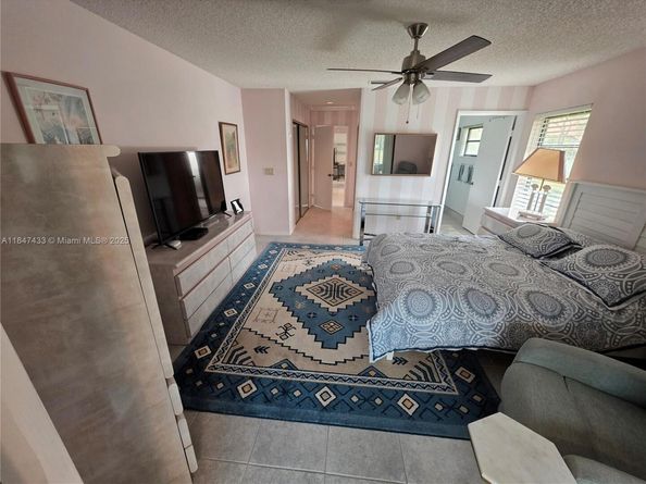 6220 Kings Gate Cir, Delray Beach FL 33484
