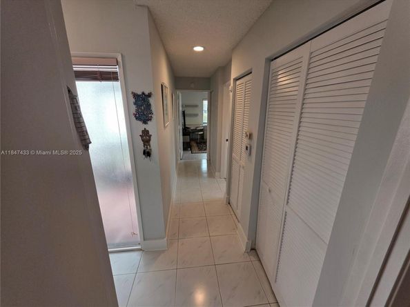 6220 Kings Gate Cir, Delray Beach FL 33484