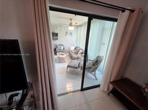 6220 Kings Gate Cir, Delray Beach FL 33484