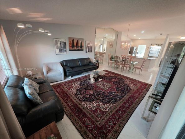 6220 Kings Gate Cir, Delray Beach FL 33484