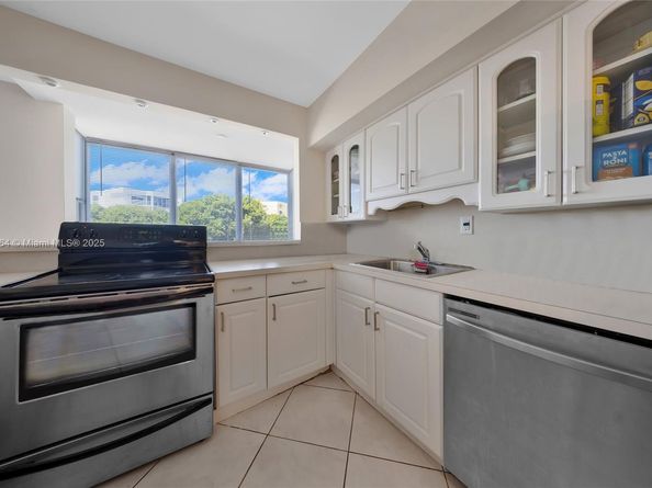 250 180th Dr 352, Sunny Isles Beach FL 33160