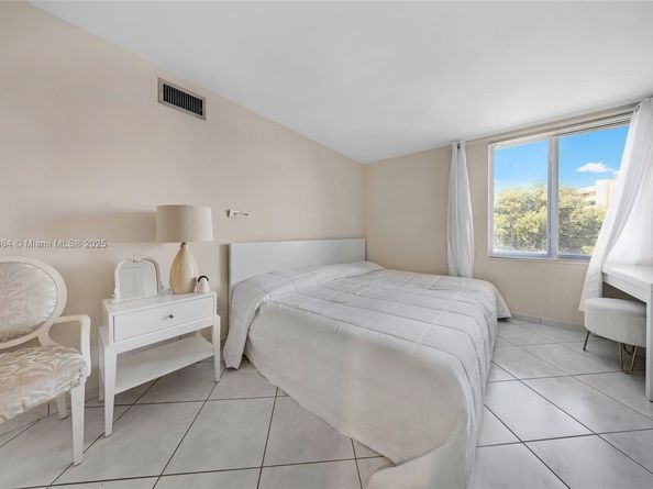 250 180th Dr 352, Sunny Isles Beach FL 33160
