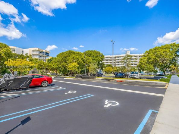 250 180th Dr 352, Sunny Isles Beach FL 33160