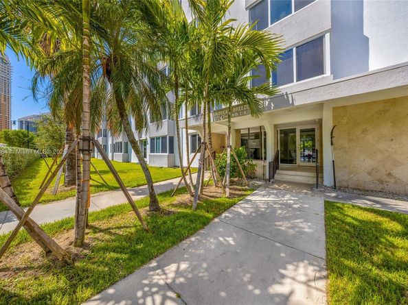 250 180th Dr 352, Sunny Isles Beach FL 33160