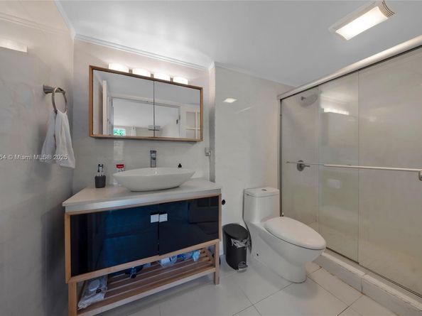 250 180th Dr 352, Sunny Isles Beach FL 33160