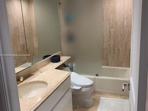 2 Grove Isle Dr B1507, Miami FL 33133