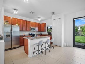 901 NE 191st St, Miami FL 33179